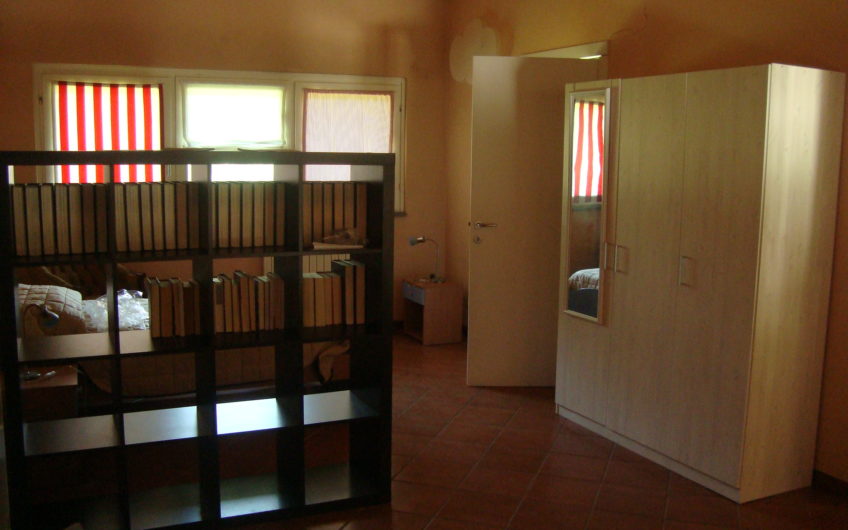 Soluzione indipendente di 3 locali con portico privato