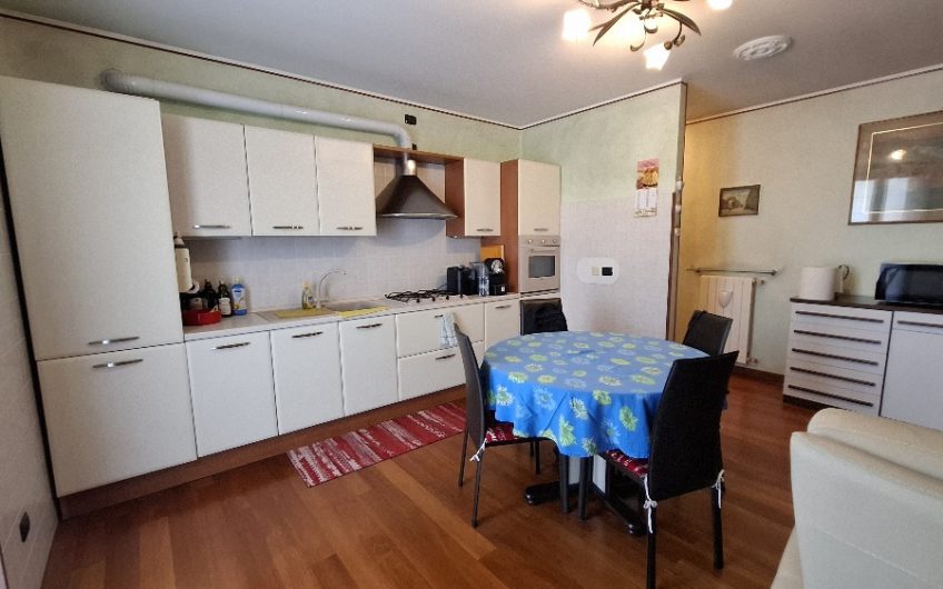 San Martino in Strada, ampio 2 locali con cantina possibilità box