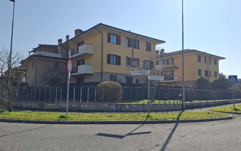 San Martino in Strada, ampio 2 locali con cantina possibilità box