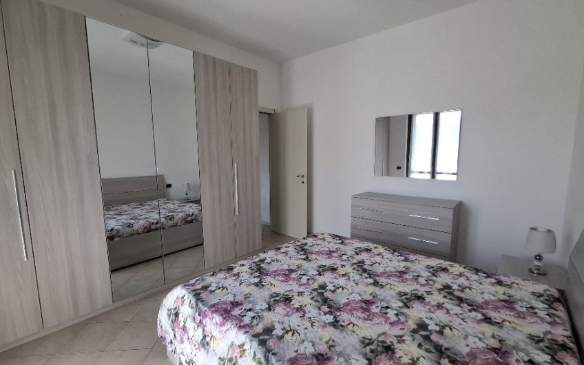Lodi, Zona Pratello, 2 locali con terrazzo