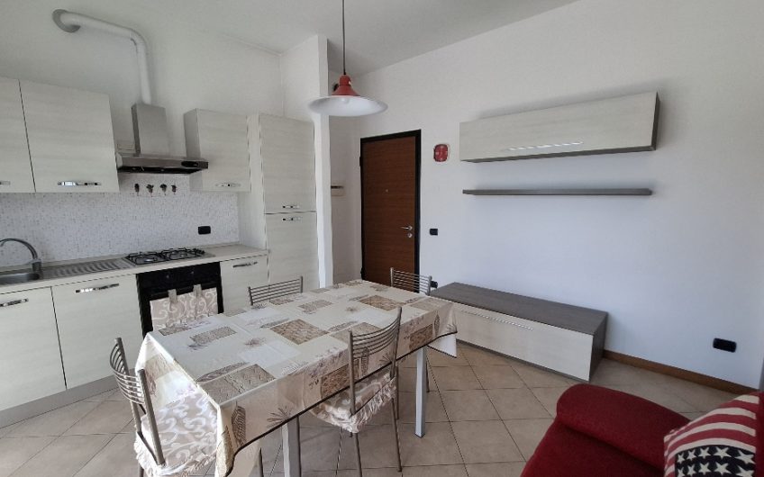 Lodi, Zona Pratello, 2 locali con terrazzo