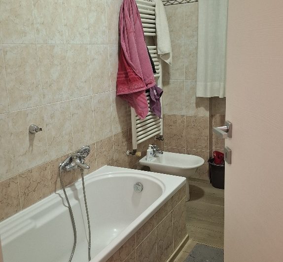 Zelo Buon Persico, 3 locali con box in zona residenziale