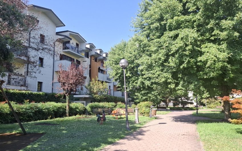 Zelo Buon Persico, 3 locali con box in zona residenziale