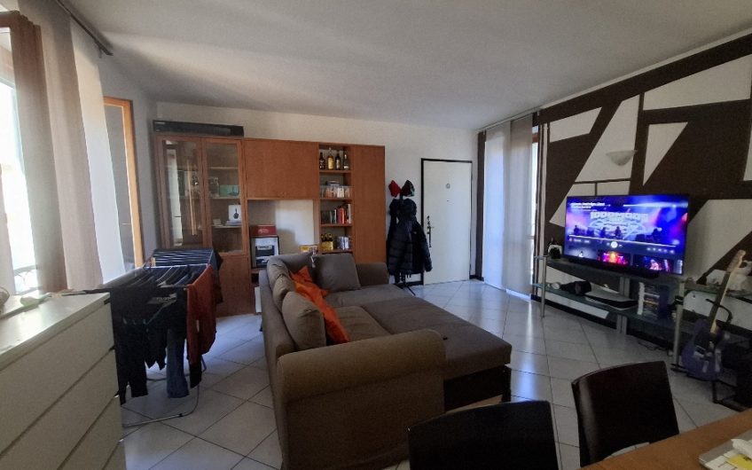 Lodi, ad.nze stazione e centro, ampio bilocale arredato