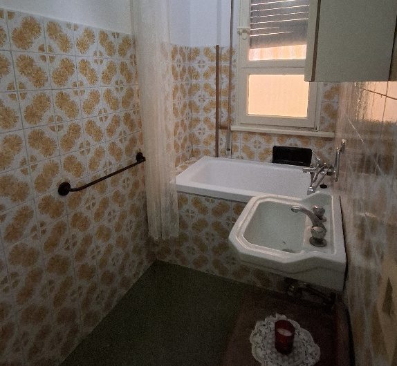 Lodi, Zona Revellino, 2 locali da ristrutturare