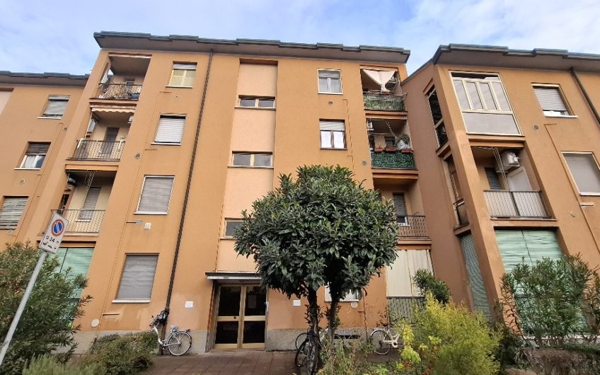 Lodi, Zona Revellino, 2 locali da ristrutturare