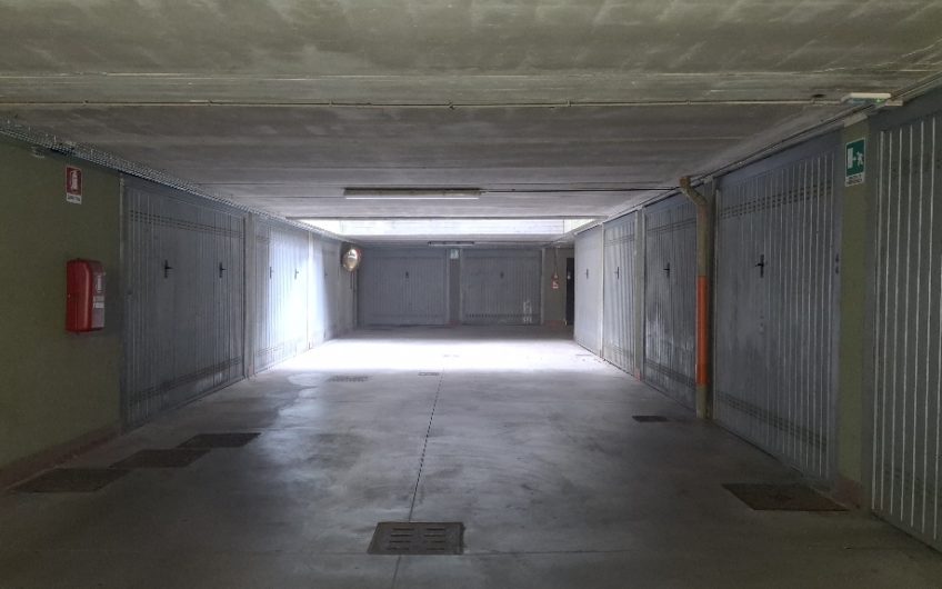 Affitto box auto soppalcato, Lodi Zona Torre Zucchetti